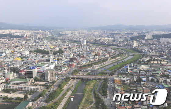 충북 연립·다세대 전월세 전환율이 무려 11%로 전국에서 가장 높다. 사진은 청주지역 전경.© News1