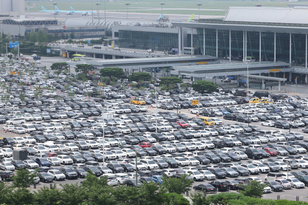 22일 오전 서울 강서구 김포공항 주차장. 연합뉴스