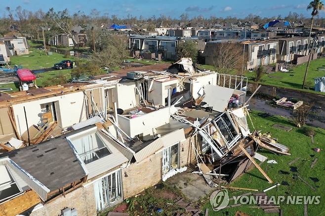 2020년 8월 허리케인 로라로 무너진 루이지애나 레이크찰스에 있는 주택 [AFP 연합뉴스 자료사진. 재판매 및 DB금지]