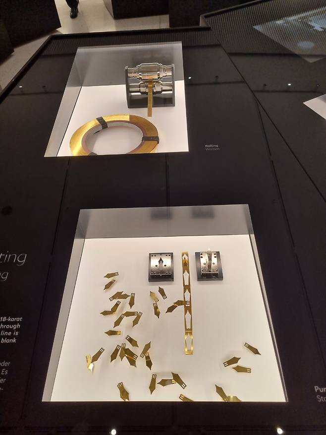 몽블랑 펜의 펜촉(닙)을 디자인하는 과정 /최보윤 기자