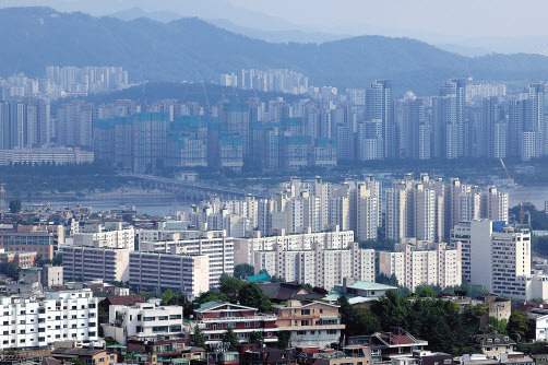 남산에서 바라본 서울 시내 모습. [연합]