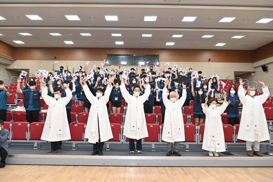 26일 경북 안동시 경북독립운동기념관에서 고등학생 독립운동길 순례단이 출정식을 진행하고 있다. 사진 경북교육청