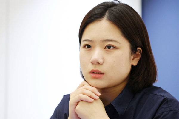 박지현 전 더불어민주당 공동비상대책위원장이 지난 22일 서울 여의도 국회 앞 한 카페에서 매일경제와 인터뷰를 하고 있다.  [한주형 기자]