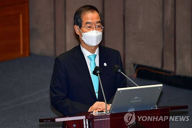 한덕수 국무총리 대정부질문 답변 (서울=연합뉴스) 이정훈 기자 = 한덕수 국무총리가 27일 오후 국회에서 열린 교육·사회·문화 분야 대정부질문에서 답변하고 있다. 2022.7.27 [국회사진기자단] uwg806@yna.co.kr