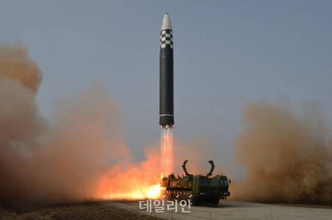 북한의 대륙간탄도미사일(ICBM) 발사 장면(자료사진) ⓒ노동신문