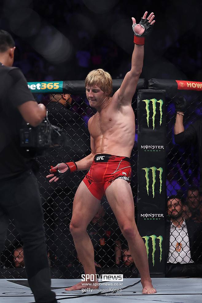 ▲ 패디 핌블렛은 사람들의 시선을 모을 줄 아는 묘한 마력을 지녔다. 그런 점에선 코너 맥그리거와 닮았다.