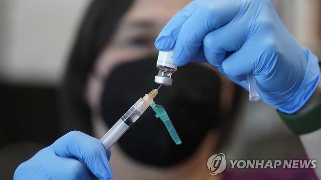 원숭이두창 검사 [AP 연합뉴스 자료사진. 재판매 및 DB 금지]