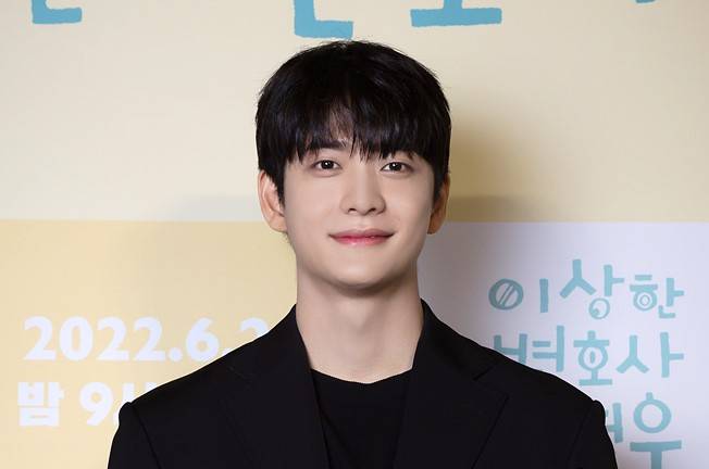 드라마 '이상한 변호사 우영우'에서 이준호로 분한 강태오의 인기가 급상승하고 있다. 사진은 지난달 29일 열린 ENA 채널 드라마 '이상한 변호사 우영우' 제작발표회에 참석한 강태오. /사진=ENA 제공