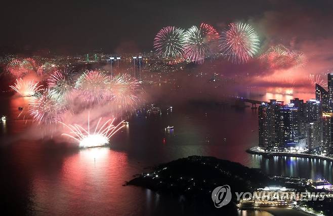 2019년 부산불꽃축제  [연합뉴스 자료 사진]