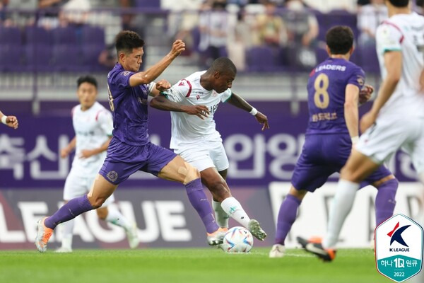 안양(보라색 유니폼) vs 대전. ⓒ프로축구연맹