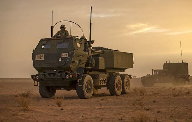 미국이 우크라이나에 제공한 ‘고속기동 포병로켓 시스템’(HIMARS). (사진=AFP)