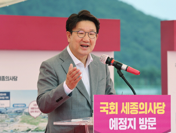 권성동 국민의힘 원내대표가 3일 오전 세종시 세종동 국회 세종의사당 예정부지를 방문, 발언하고 있다. [사진 = 연합뉴스]