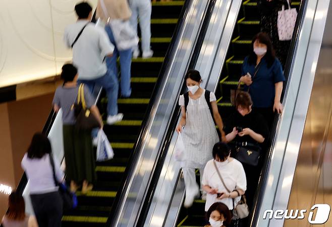 일본에서 코로나19 역대 최다 신규 기록이 연일 경신되고 있다. 2022.07.25. ⓒ 로이터=뉴스1 ⓒ News1 정윤영 기자