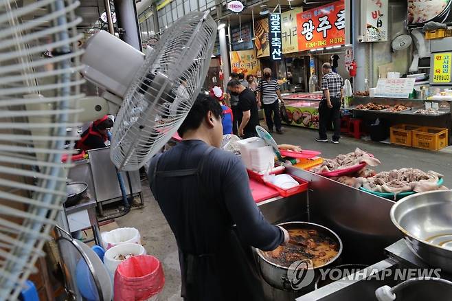 '땀이 주르륵' [연합뉴스 자료사진]