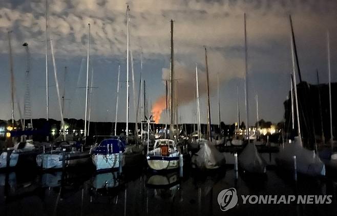 베를린 교외에서 보이는 그루네발트 불길 [로이터 연합뉴스 자료사진 재판매 및 DB 금지]