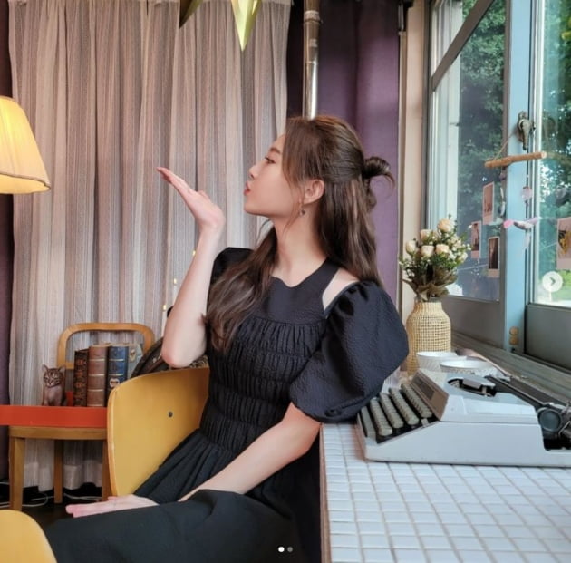 Actress Yura from the group Girls Day reported on her recent situation.Yura posted two photos on his instagram on the 5th with an article called Fantasy Day.In the open photo, Yura emanated a goddess-like atmosphere with her hair hanging long.On the other hand, Yura is meeting with viewers with the original Tving Transfer Love 2.Photo: Yura SNS