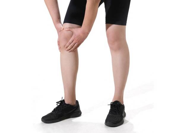 운동 후 움직이거나 누르지 않았는데도 욱신거리는 통증이 지속한다면 관절통일 가능성이 크다./사진=클립아트코리아