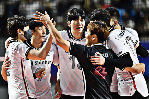 한국남자배구 대표팀 선수들.