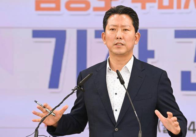 김장호 구미시장이 지난 1일 경북 구미시청에서 취임 한 달 기자간담회를 하고 있다. 구미시 제공