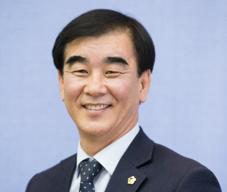 제11대 경기도의회의 전반기 의장에 선출된 더불어민주당 염종현 의원 ⓒ경기도의회 제공
