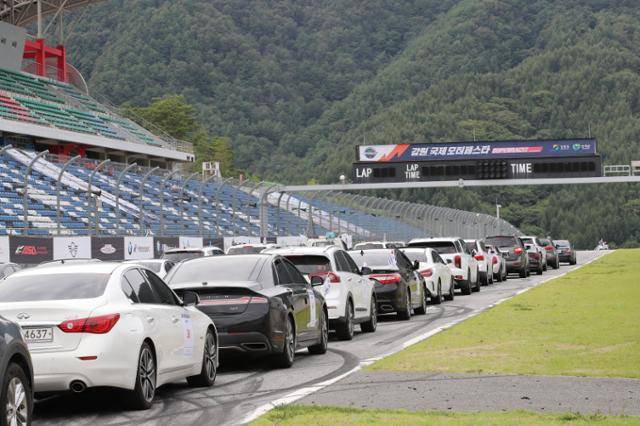 2019년 에코랠리에 출전한 차량들. 슈퍼레이스 제공