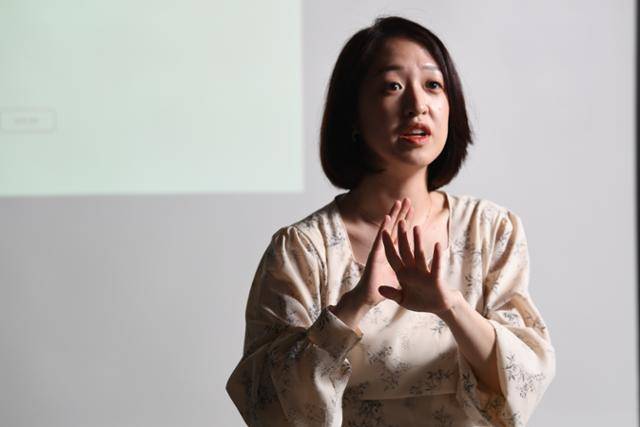 '삶 속에서 보고 듣고 생각한 것들을 모두 전하는 사람이 되는 것'이 미준씨가 가진 일상의 좌우명이다. 사학과 출신다운 '역사학자' 본능으로 서비스 기획자로서의 일터 이야기를 집대성하기 시작했다. 김하겸 인턴기자