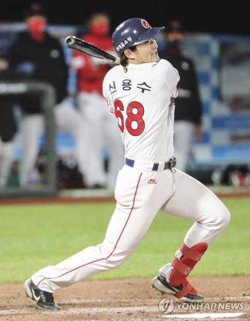 롯데 신용수
[연합뉴스 자료사진]