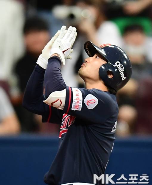 신용수는 시즌 1호 홈런을 8회 초 역전 투런 홈런으로 장식했다. 사진(고척 서울)=김재현 기자