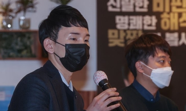 국민의힘 박민영 대변인(왼쪽)과 이준석 대표. 국회 사진기자단
