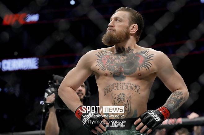 ▲ 코너 맥그리거가 웰터급 경기를 추진할까. 챔피언은 물음표를 던졌다.