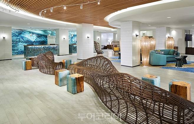 비치콤보바이아웃리거 로비