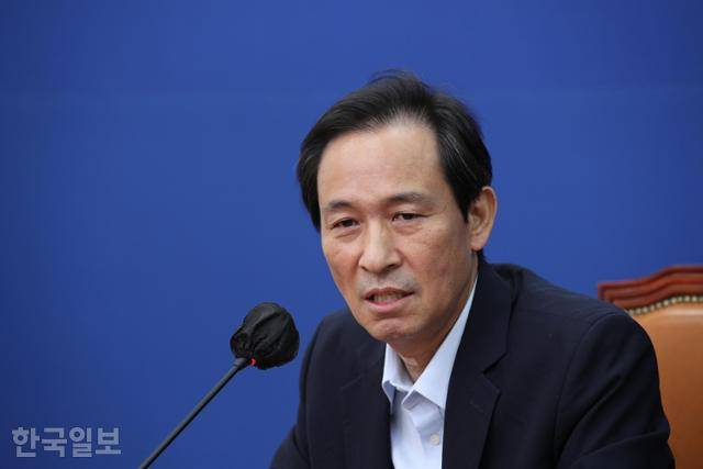 우상호 더불어민주당 비상대책위원장이 11일 국회에서 기자간담회를 하고 있다. 국회사진기자단