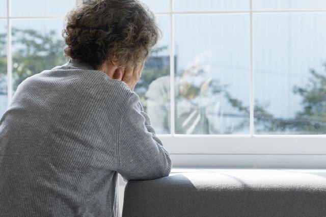노인 우울증을 방치하면 치매로도 이어질 수 있다./사진=게티이미지뱅크