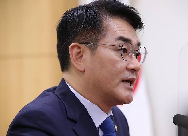 더불어민주당 박용진 당 대표 후보가 지난 11일 오전 국회 의원회관에서 기자간담회를 하고 있다. / 사진 = 국회사진기자단