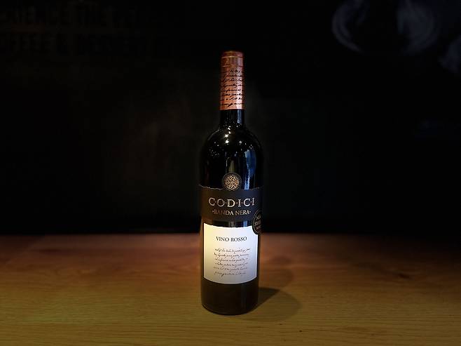 이탈리아 와인 ‘코디치 로쏘 뉴 스위트’. /배동주 기자