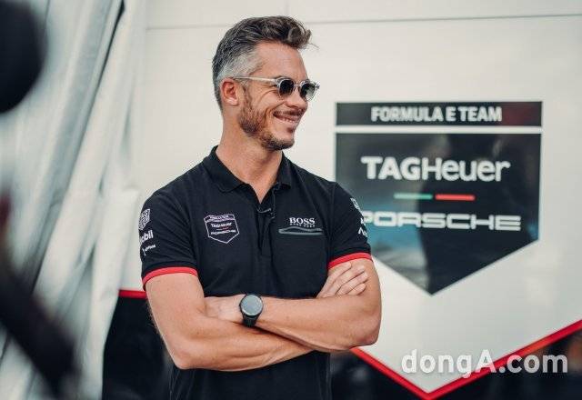 태그호이어 포르쉐 포뮬러E 팀 드라이버 앙드레 로테레르(André Lotterer)