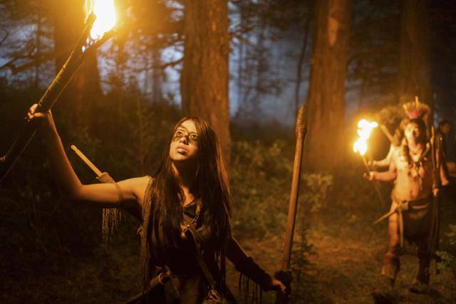 '프레이'는 이전 '프레데터' 시리즈와 달리 아메리칸 원주민 여성 나루를 주인공으로 내세웠다. 월트디즈니컴퍼니 코리아 제공