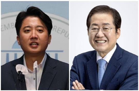 이준석(왼쪽) 국민의힘 대표와 홍준표 대구시장. <홍준표 측 제공, 연합뉴스>