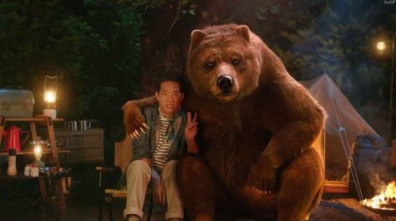 이노션이 기획·제작한 현대모비스 광고는 호랑이를 등장시켜 모빌리티와 소프트웨어라는 생소한 개념을 소비자들에게 쉽게 전달한다. 아래 사진은 곰이 광고모델로 나오는 아에르마스크 광고. 이노션 제공