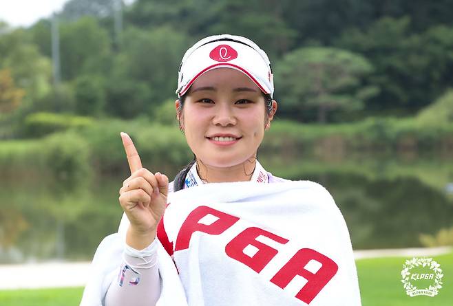 [서울=뉴시스]KLPGA 투어 이소영 우승. (사진=KLPGA 투어 제공)