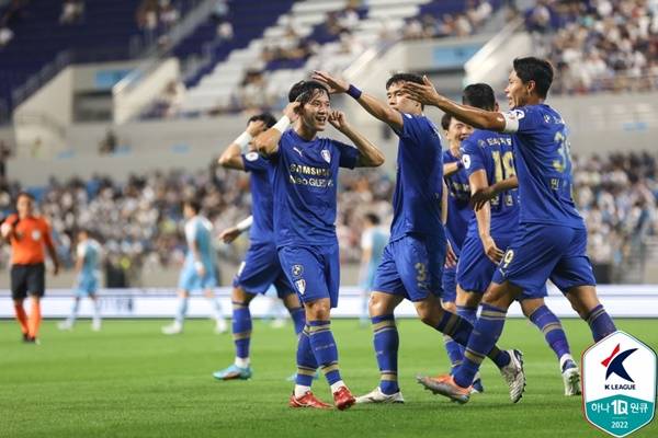 수원삼성 선수단 / 사진=한국프로축구연맹 제공