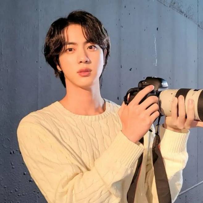 방탄소년단 진, K팝 솔로 최초·최장 샤잠 글로벌 주간 톱10 7주 1위..'글로벌 샤잠킹'