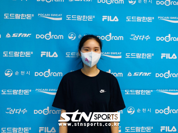 지난 14일 순천팔마체육관에서 페퍼저축은행과의 경기 후 인터뷰를 하는 이윤정(도로공사). 사진｜최병진 기자