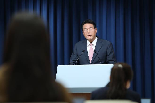 김태효 국가안보실 1차장이 15일 오후 용산 대통령실 브리핑룸에서 윤석열 대통령의 제77주년 광복절 경축사 내용 중 대북 정책에 대해 설명하고 있다. /뉴스1