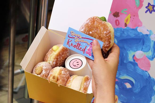 이달 16일부터 31일까지 잠실 롯데월드몰 1층에서 열리는 '노티드' 팝업 행사. /롯데백화점 제공