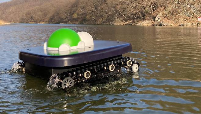 아트와가 개발한 수륙양용 로봇 뷰:립(BEAU:LEAF).(아트와 제공)