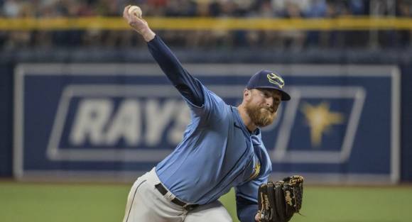 MLB 탬파베이 투수 드루 라스무센은 15일(한국시간) 볼티모어와 홈 경기에 선발 등판했다. 그는 8회까지 퍼펙트 투구를 펼치다 9회 첫 타자에 2루타를 허용하고 교체됐다. 이날 역투하고 있는 라스무센. [사진=뉴시스]