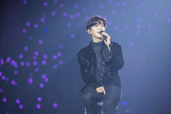 Lim performs during the final concert of his national tour "Im Hero" on Aug. 14. [MULGOGI MUSIC]
