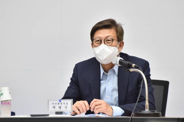 코로나19 대응을 위한 의료계전문가 간담회에 참석한 박형준 부산시장. 부산시