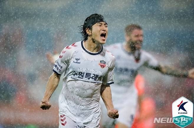 [서울=뉴시스]프로축구 수원FC 박민규 (사진 = 프로축구연맹 제공)